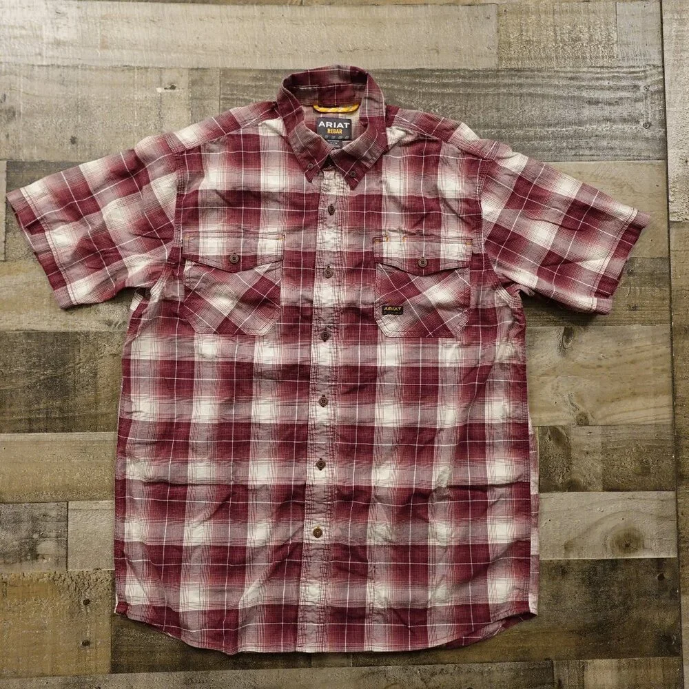 Ariat Rebar Plaid Button Front Shirt Men’s Medium Burgundy Short Sleeve Workwear
